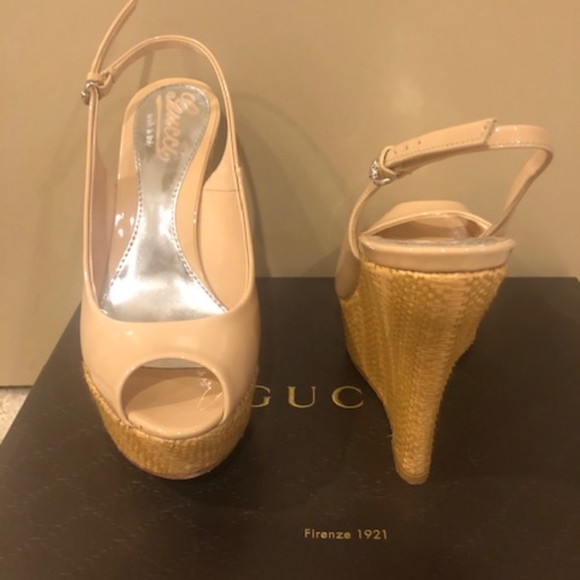 Gucci Vitello Vernice Soft Sable wedge sandal - Picture 2 of 8